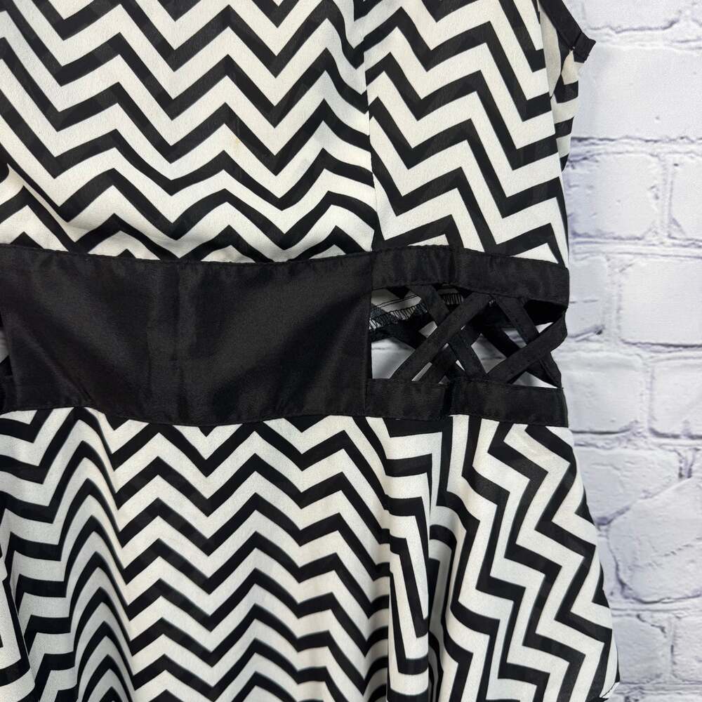 Eye Candy Black White Striped Knit Tank Top - Picture 4 of 7